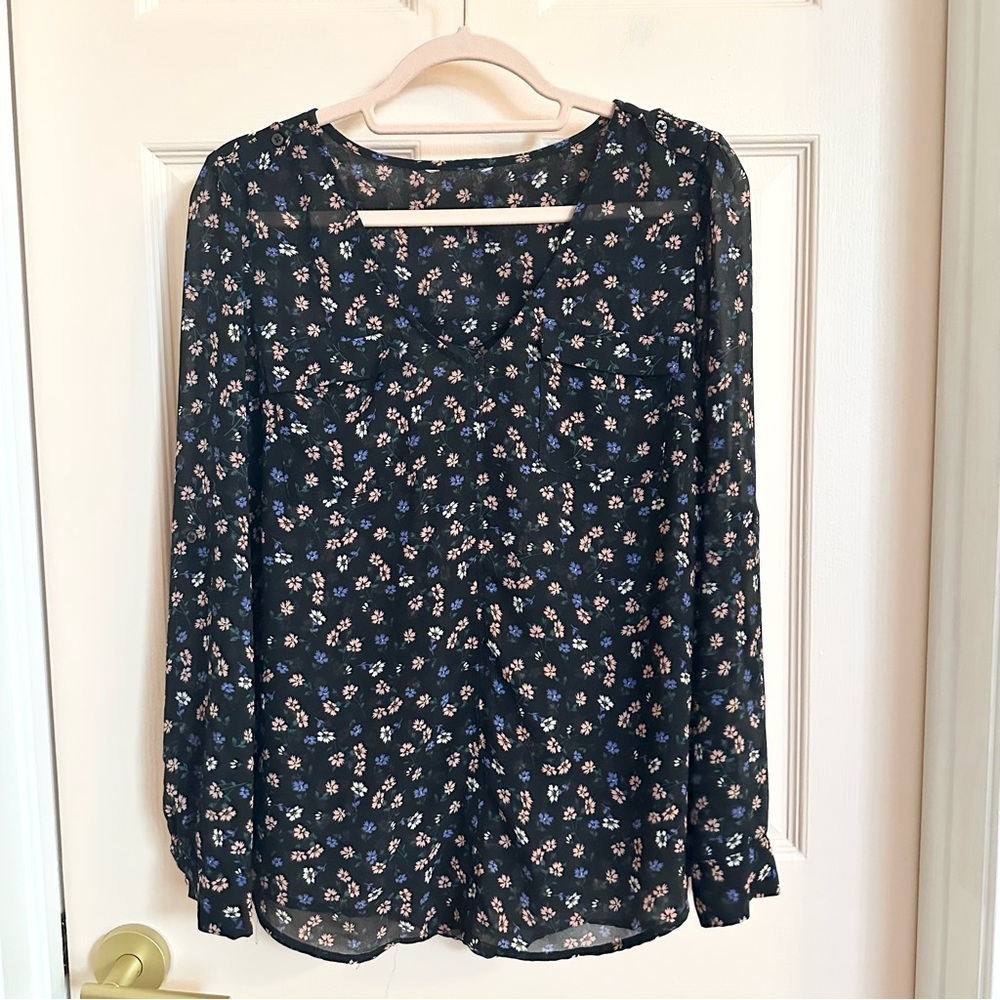 Black floral lightweight top